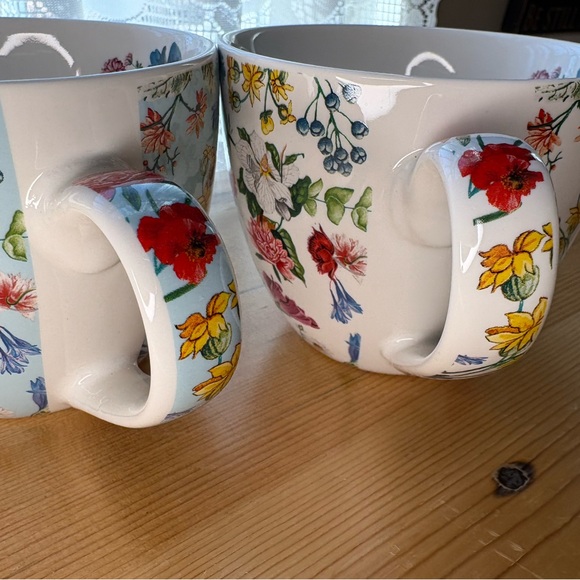 Bluebird and Willow Floral Ceramic Mugs - Set of 2 EUC - Picture 8 of 10